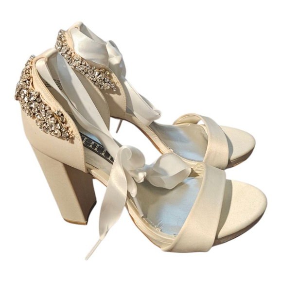 White by Vera Wang Heels Size 7 White - Picture 9 of 13